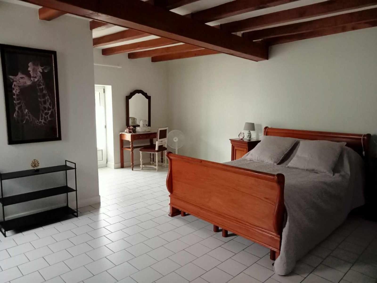 Holiday home Esprit Troglo Beaumont-en-Veron