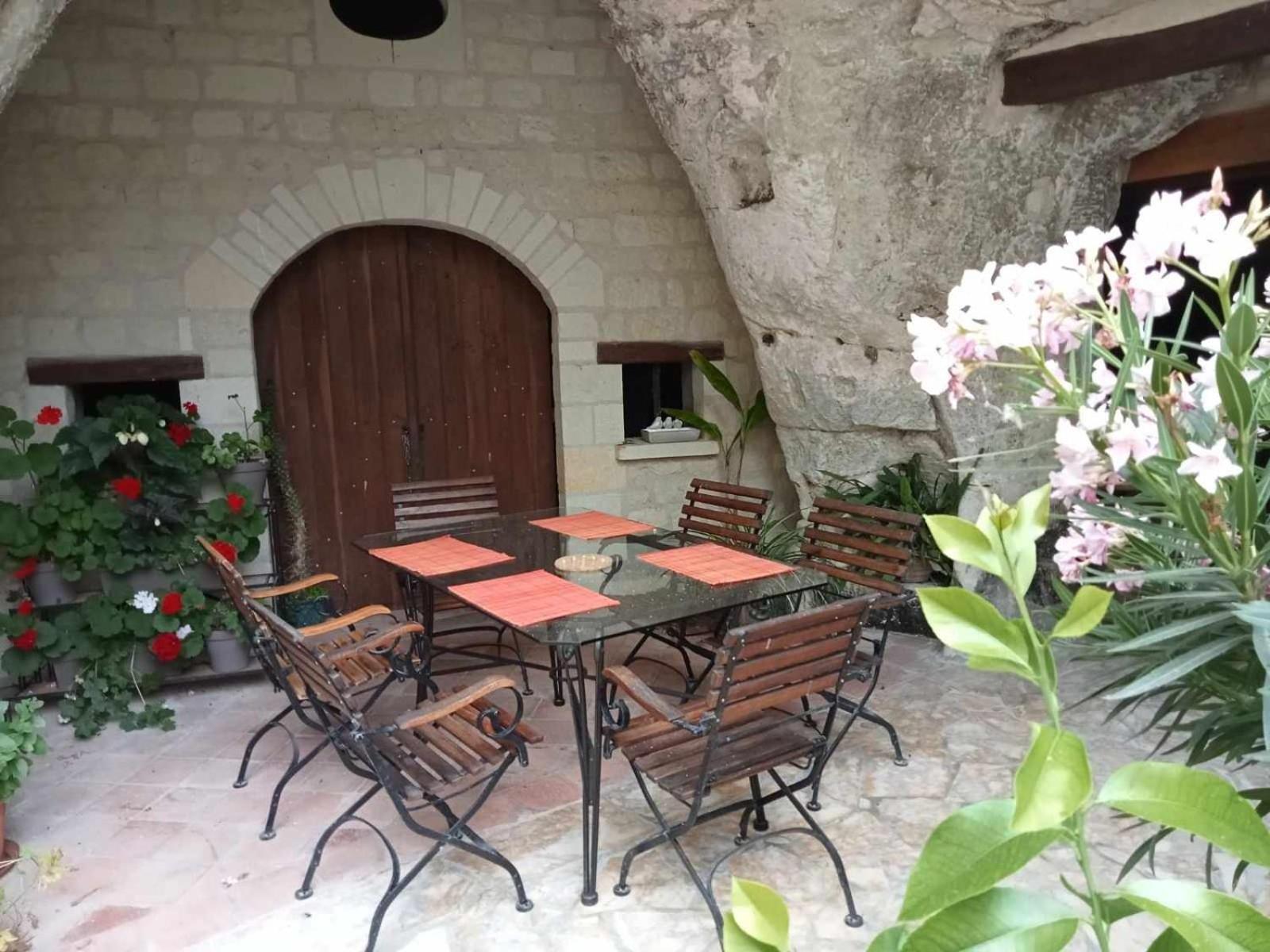 Holiday home Esprit Troglo Beaumont-en-Veron