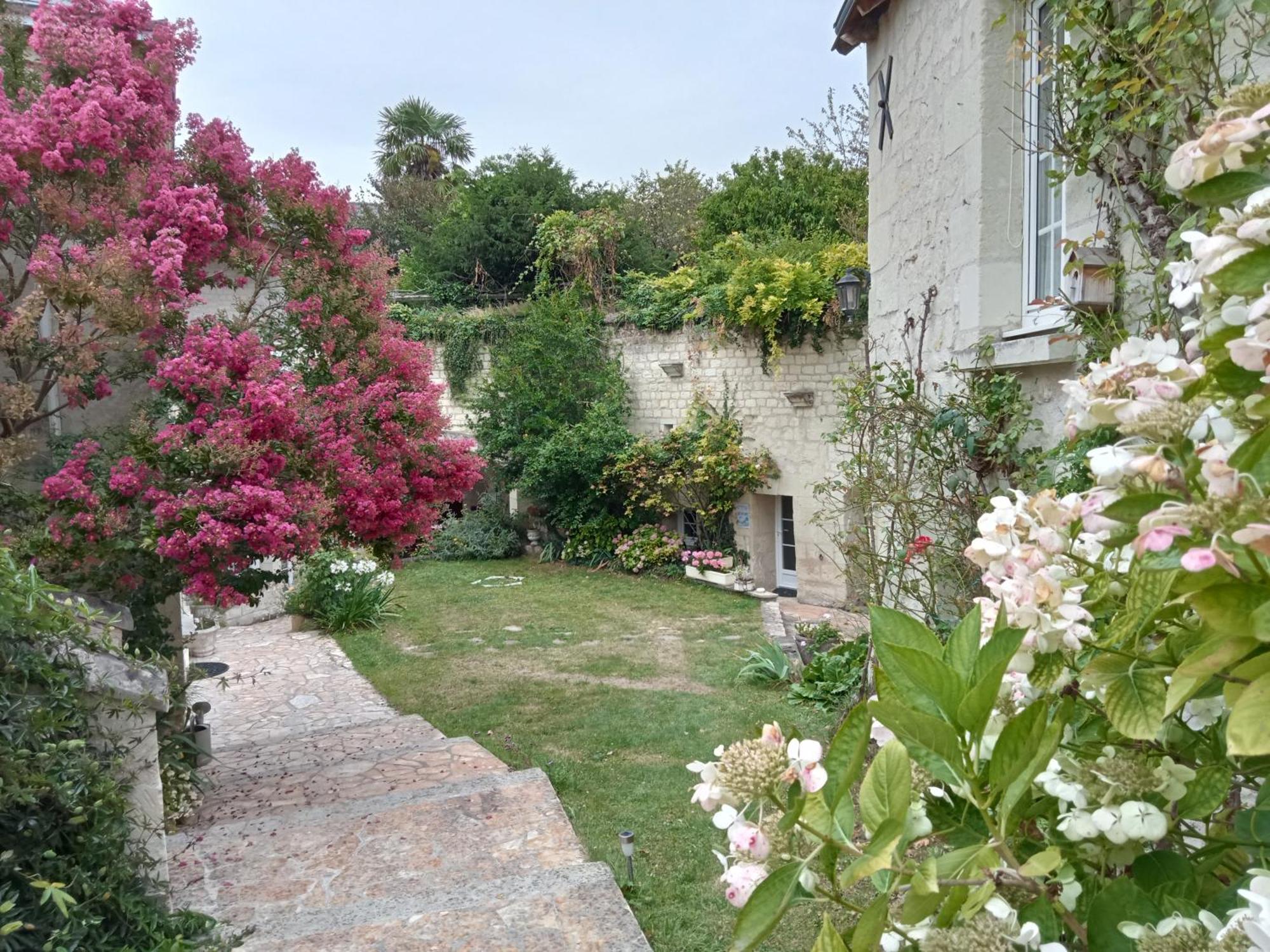 Holiday home Esprit Troglo Beaumont-en-Veron